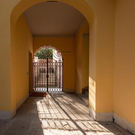 Appartamento Tivano In Centro Storico Como Exterior photo